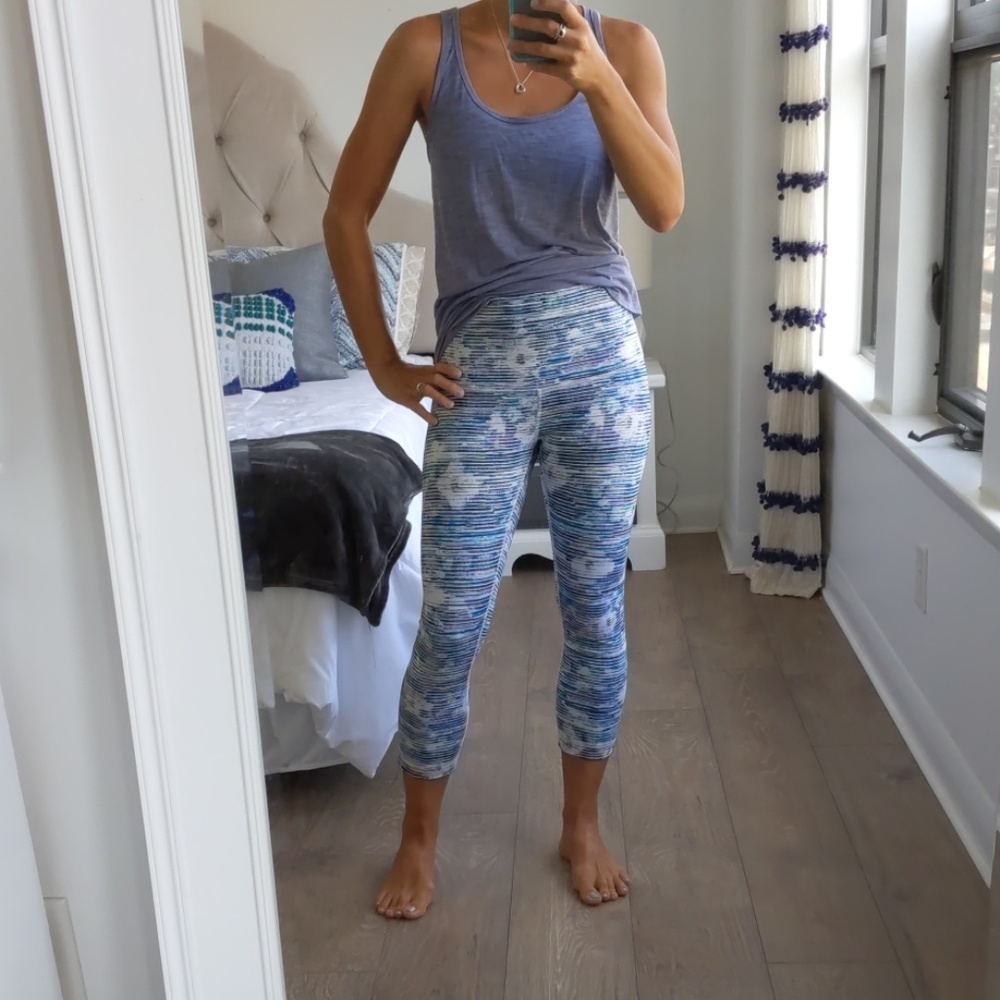 Lululemon blurred belle capri leggings